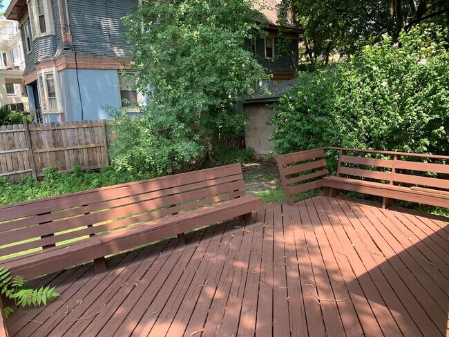 Building Photo - Fantastic Location in the Heart of Squirrel Hill!