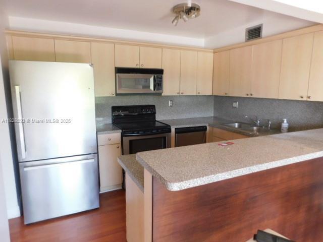 Building Photo - 5900 SW 127th Ave