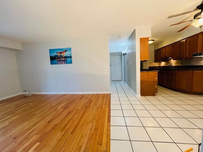 Building Photo - 1511 N Windsor Dr