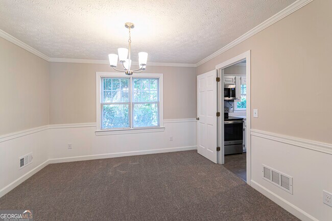 Building Photo - 3165 Henderson Walk