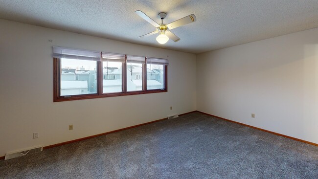Building Photo - 1505 Little Bluestem Ct