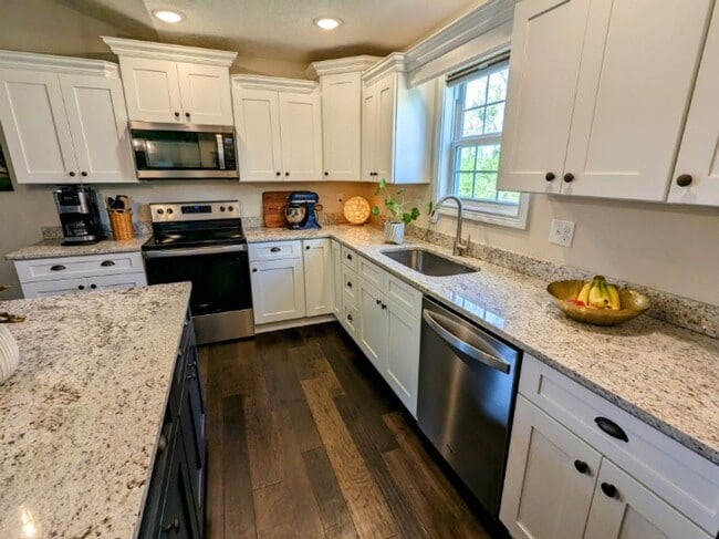 Building Photo - 241 Butterfield Dr