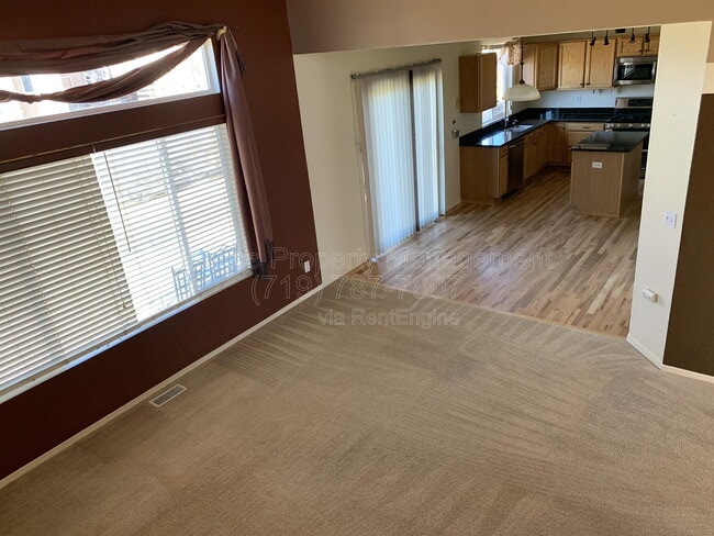 Building Photo - 212 Oxbow Dr
