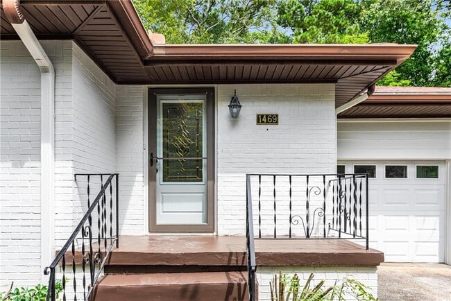 Building Photo - 1469 Clairmont Rd