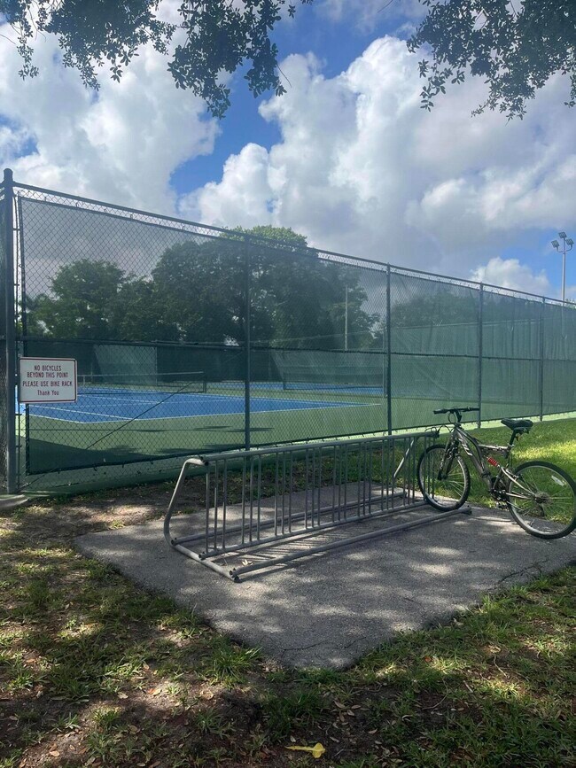 Building Photo - 2614 Nassau Bend