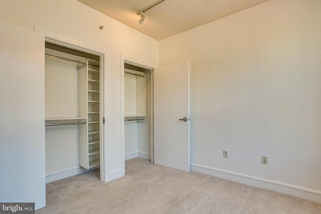 Building Photo - 809 6th St NW