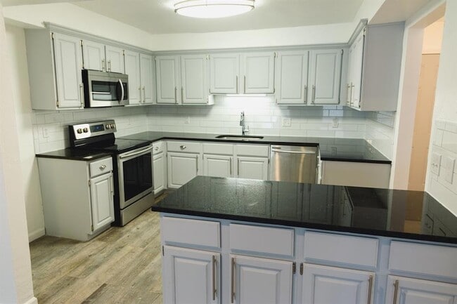 Building Photo - 3804 Summer Cloud Dr