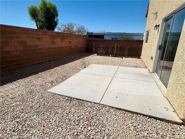 Building Photo - 8688 Mesquite Hills St