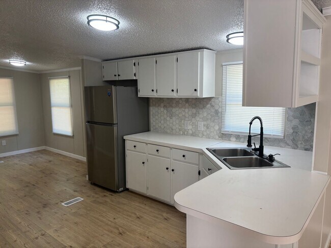 Building Photo - 135 Neighbors Dr