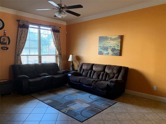 Building Photo - 10553 Chaucer Hill Ln