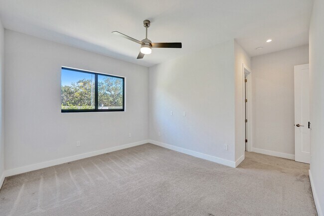 Building Photo - 5928 Brookfield Cir