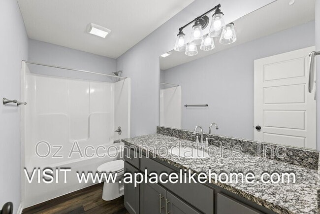 Building Photo - 217 McGee St