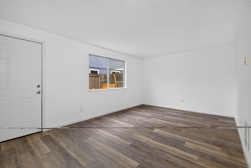 Building Photo - 10332 15th Avenue Ct E