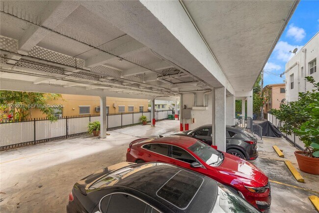 Building Photo - 750 Michigan Ave