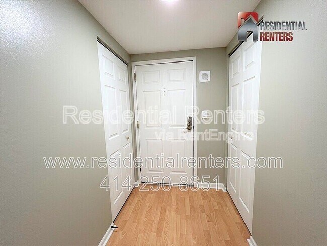 Building Photo - 270 E Highland Ave