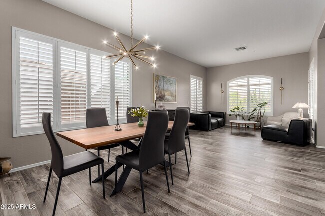 Building Photo - 2735 W Plum Hollow Dr