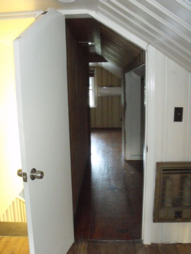 Building Photo - THIS COULD BE YOUR NEW HOME, BUSINESS, OR BOTH!