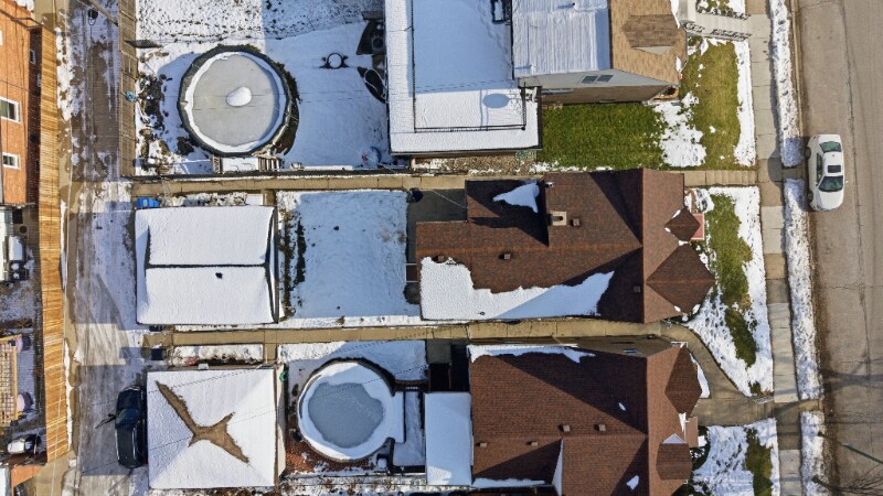 Building Photo - 6640 W Foster Ave