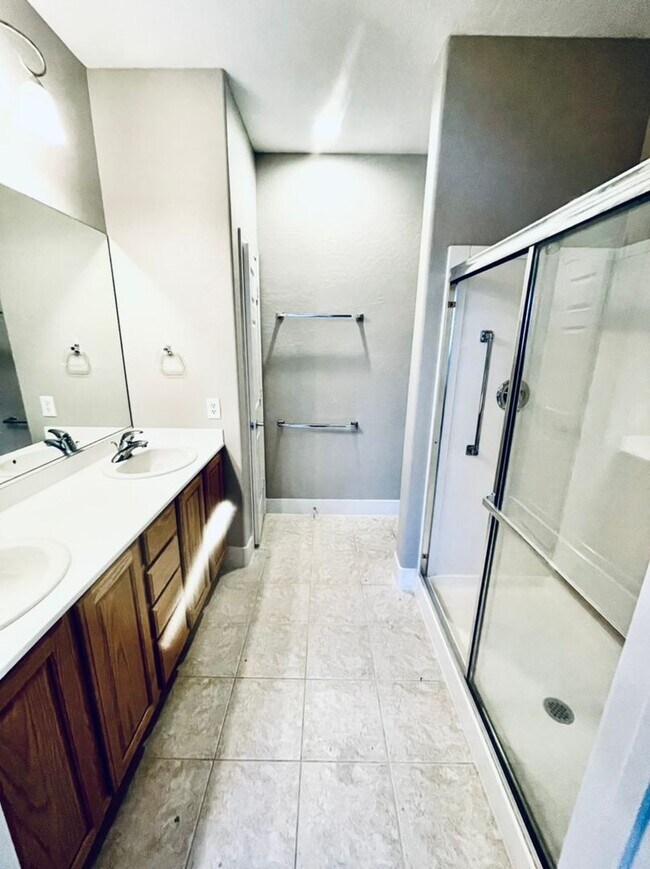 Building Photo - Charming Single-Story Corner Lot Home in Solera 55+ Community