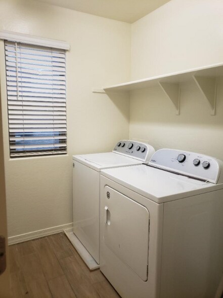 Building Photo - 5750 W Raymond St