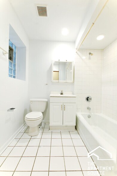 Building Photo - 2722 N Kimball Ave