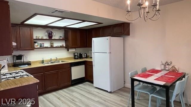 Building Photo - 5576 W Rochelle Ave.