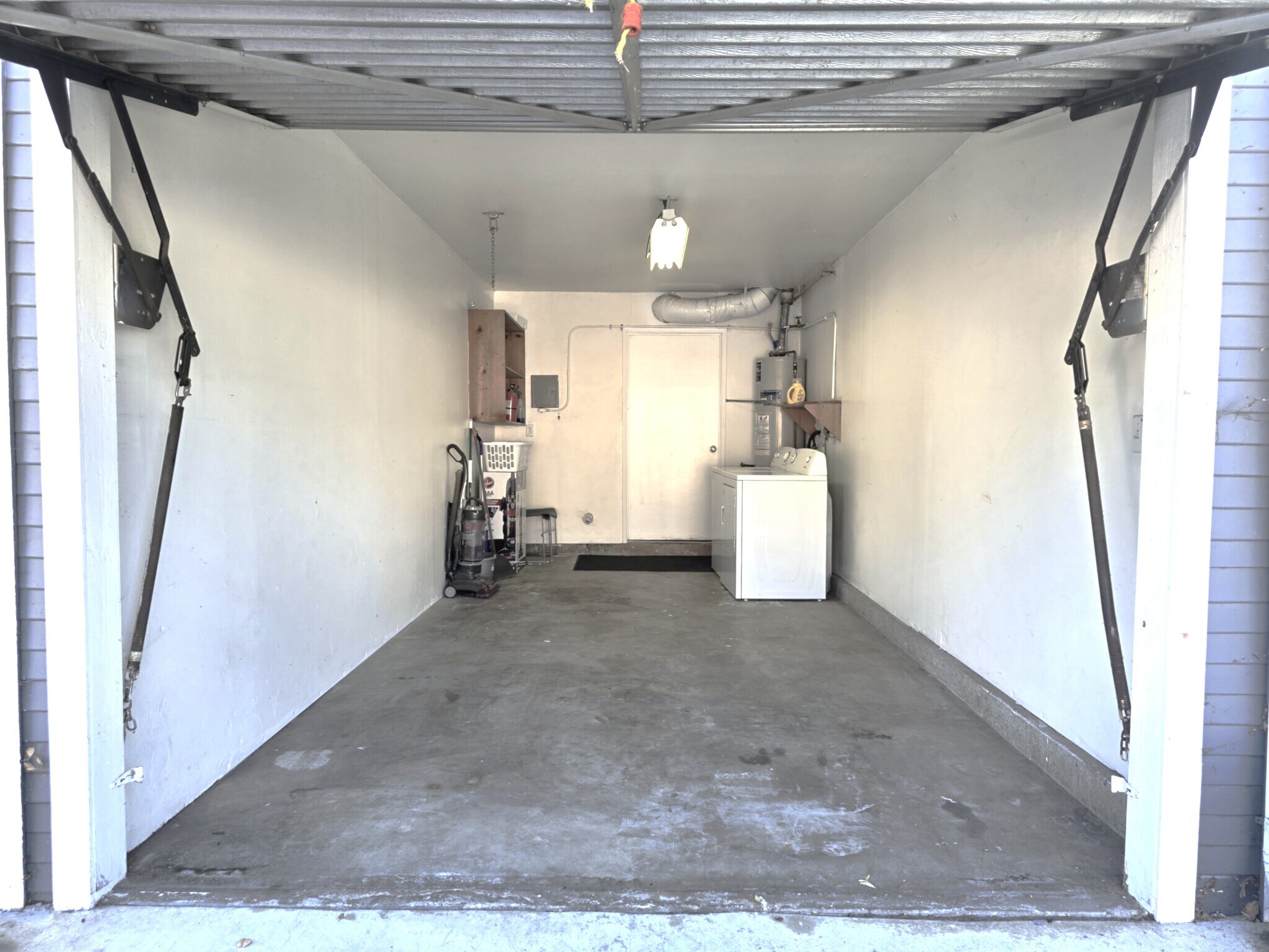 Building Photo - 123 E Bennett Ave