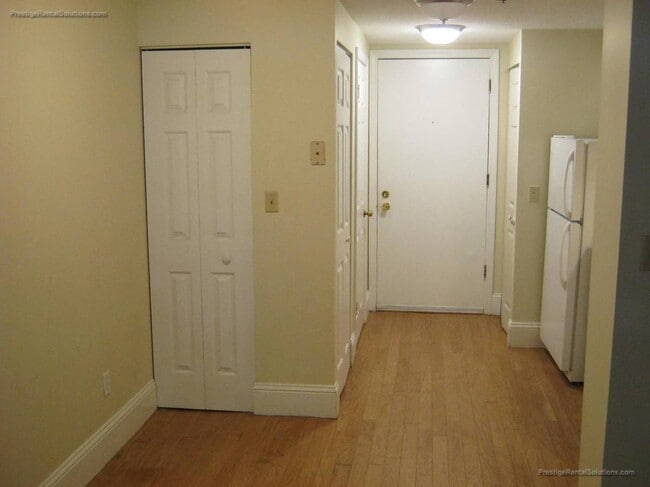 Building Photo - 9 Saint Joseph St