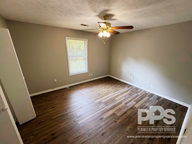 Building Photo - 7128 Greenway Cove SW