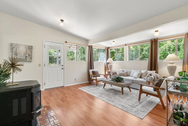 Building Photo - Sunny and Charming Boulder Creek Retreat - Modern Living on a Shared Property