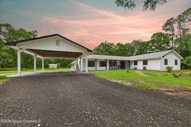 Building Photo - 2318 Old Samsula Rd