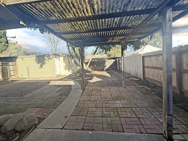 Building Photo - 3251 Mill Springs Dr