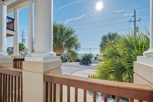 Building Photo - 22022 Front Beach Rd