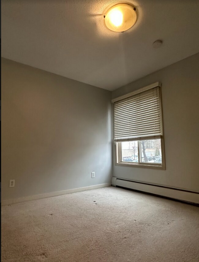 Building Photo - 3729 Snelling Ave