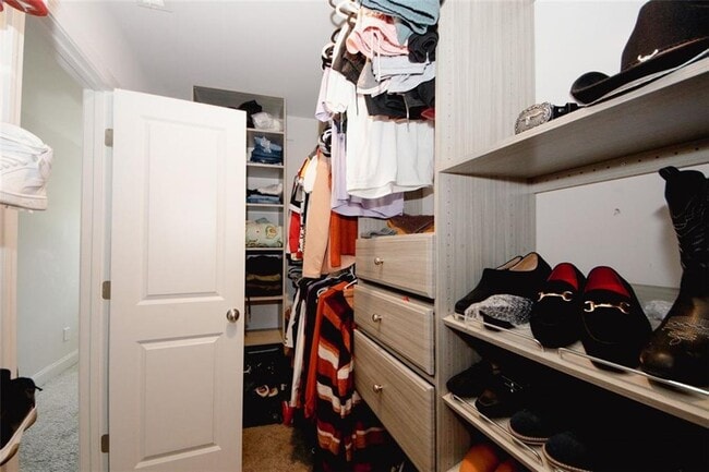 Building Photo - 10162 Benton Woods Dr