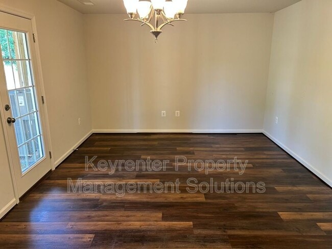 Building Photo - 213 Willowshire Ct