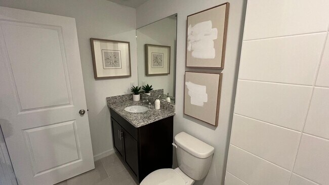 Building Photo - 560 Salisbury Cir