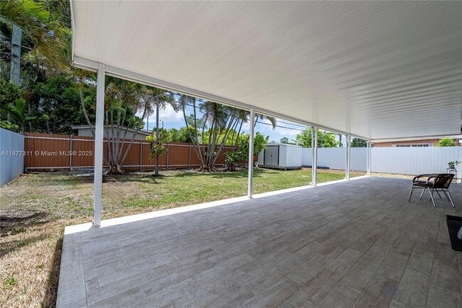 Building Photo - 921 NW 30th Ct