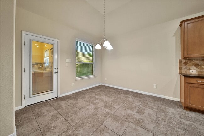 Building Photo - 25208 Forest Ledge Dr