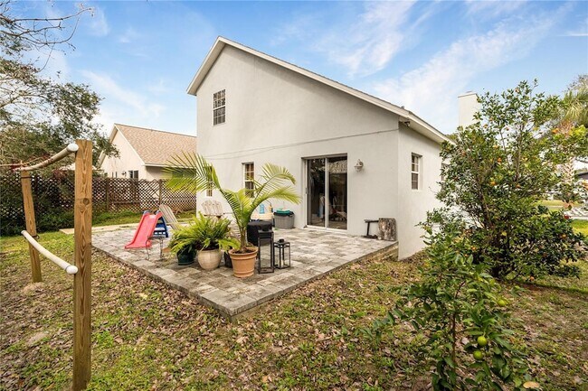 Building Photo - 303 D St