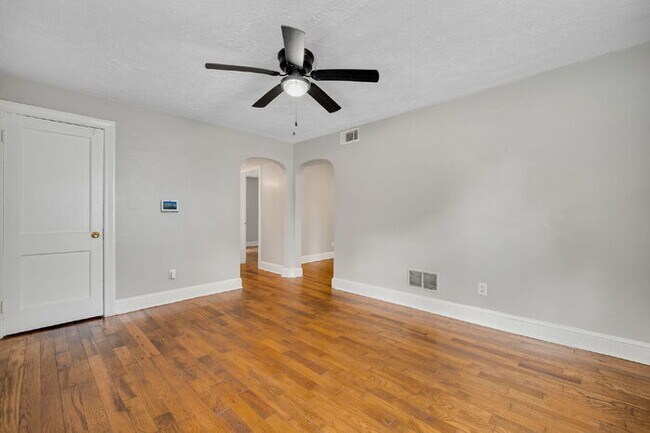 Building Photo - Charming 3-Bedroom, 1 Bath Home located in Sandston-$1750/Mo