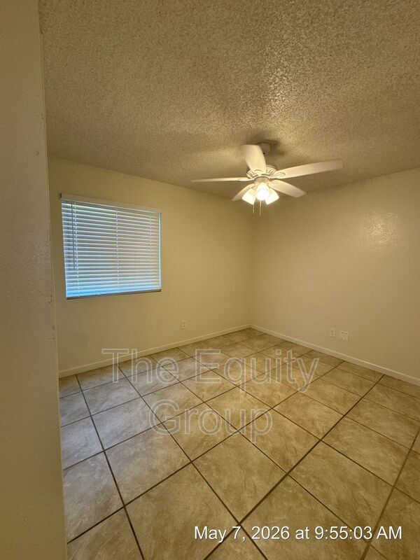Building Photo - 806 Monarch Cir