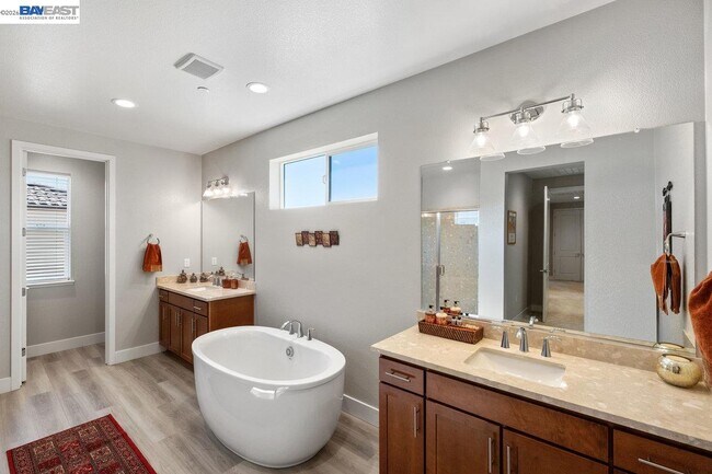 Building Photo - 3010 Rio Grande Dr