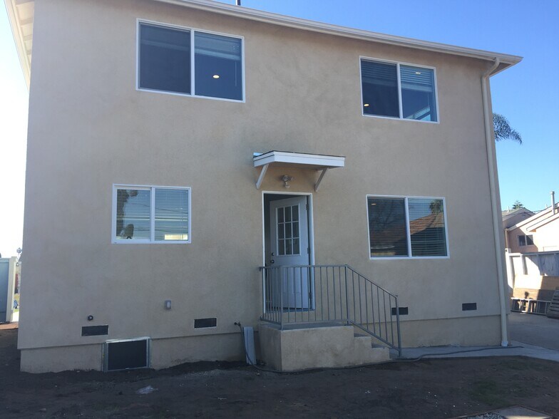 Building Photo - 8422 Glider Ave