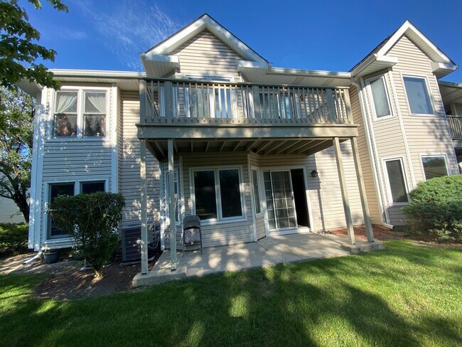 Building Photo - 1874 Fox Run Dr