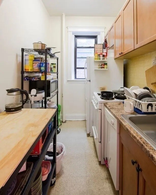 Building Photo - 39 Glenville Ave