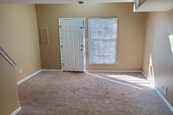 Building Photo - 35 E 6th St