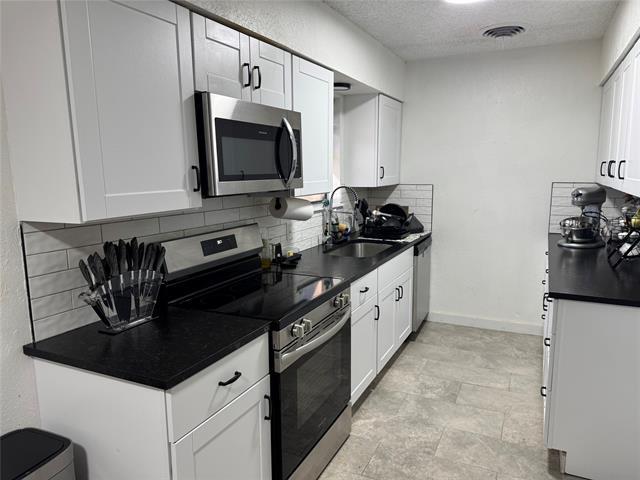 Building Photo - 2342 Westwood Dr