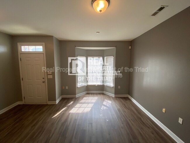 Building Photo - 101 Humberside Dr