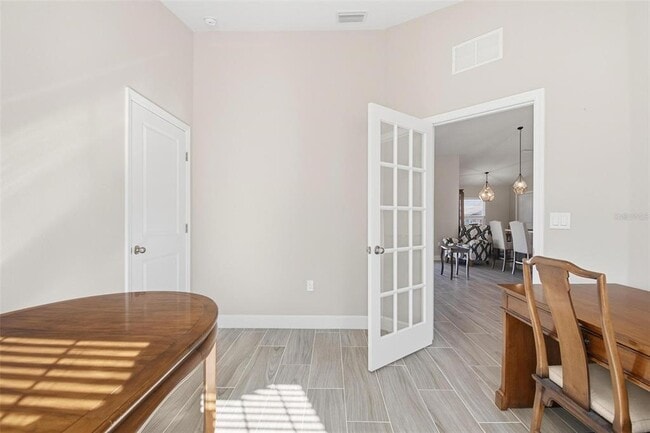 Building Photo - 8 Creek Ct